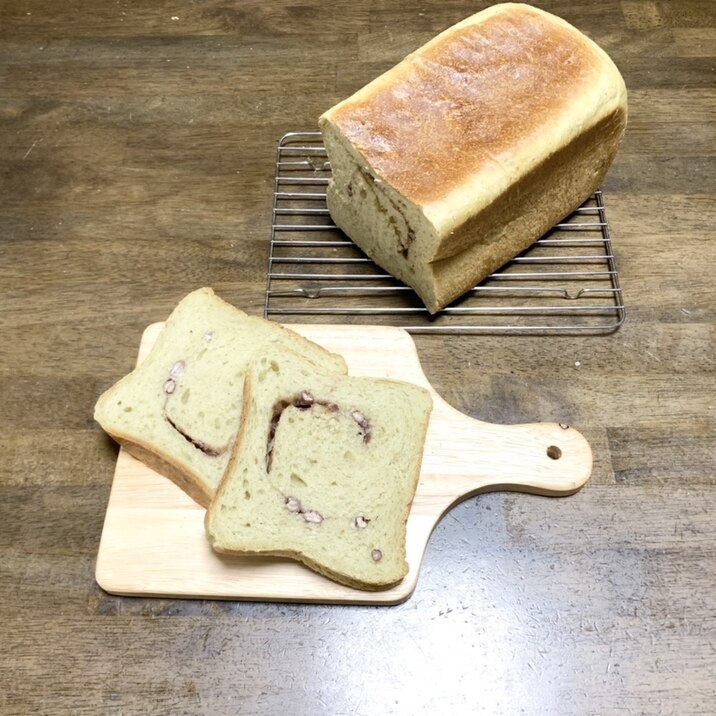 自家製酵母　酵母パン　抹茶とあずきの渦巻き食パン